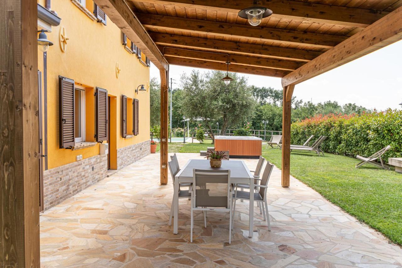 Montenovo Country House Ostra Vetere Bagian luar foto