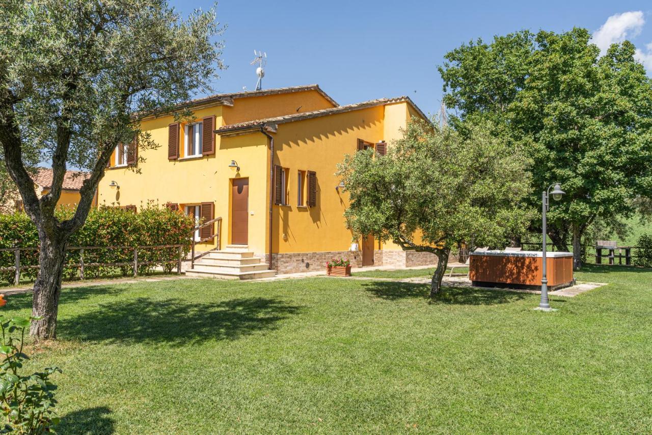 Montenovo Country House Ostra Vetere Bagian luar foto