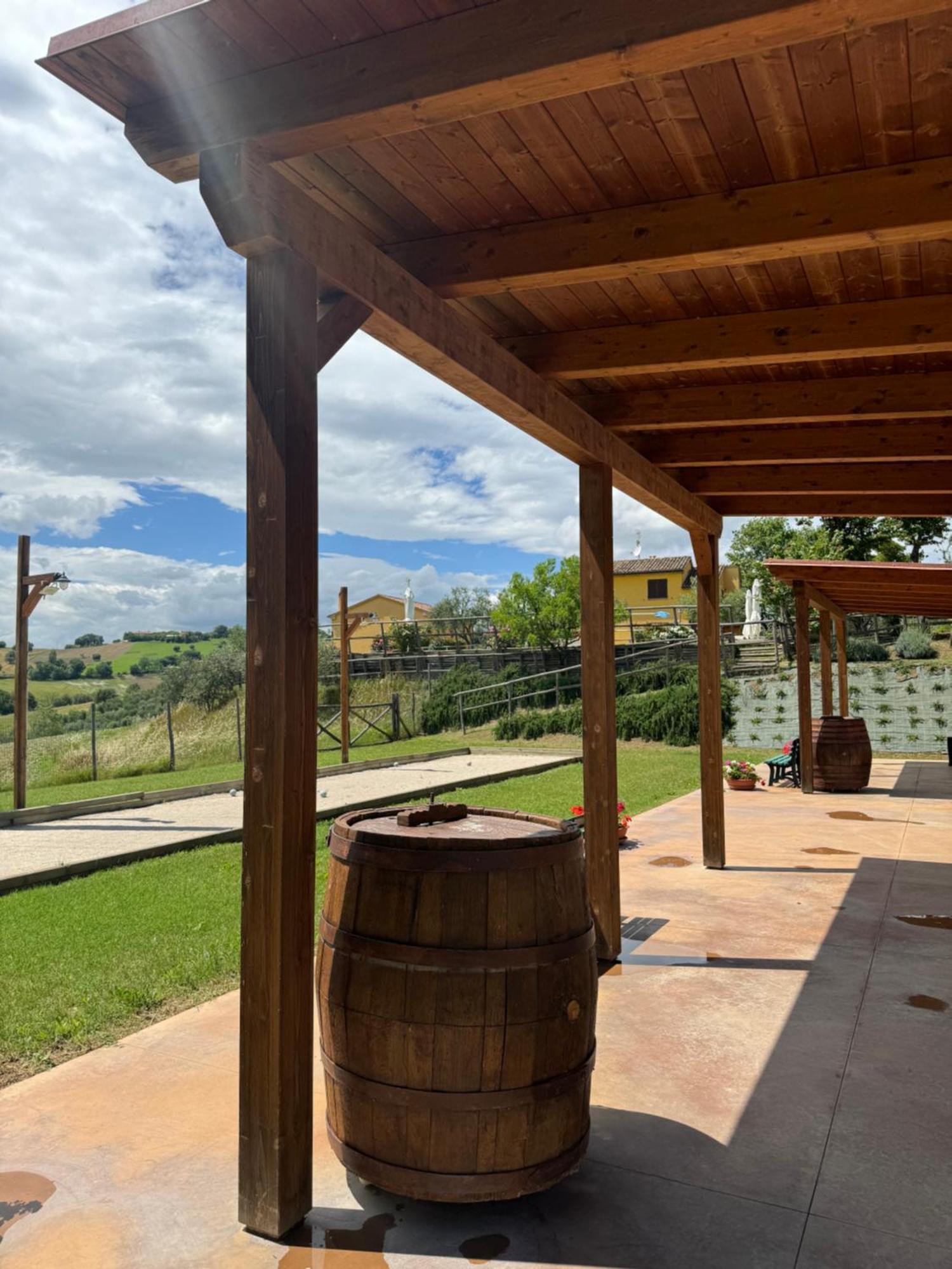 Montenovo Country House Ostra Vetere Bagian luar foto