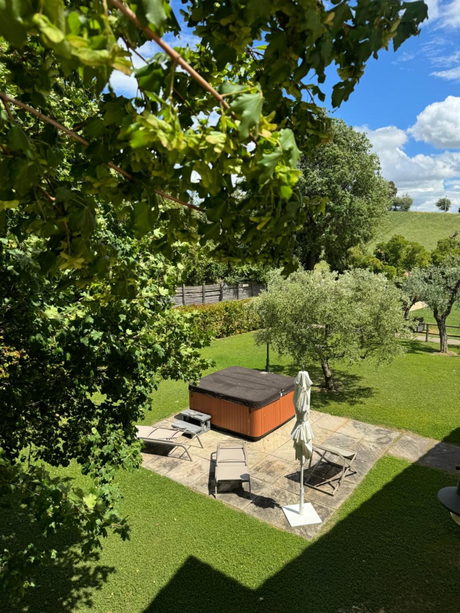 Montenovo Country House Ostra Vetere Bagian luar foto