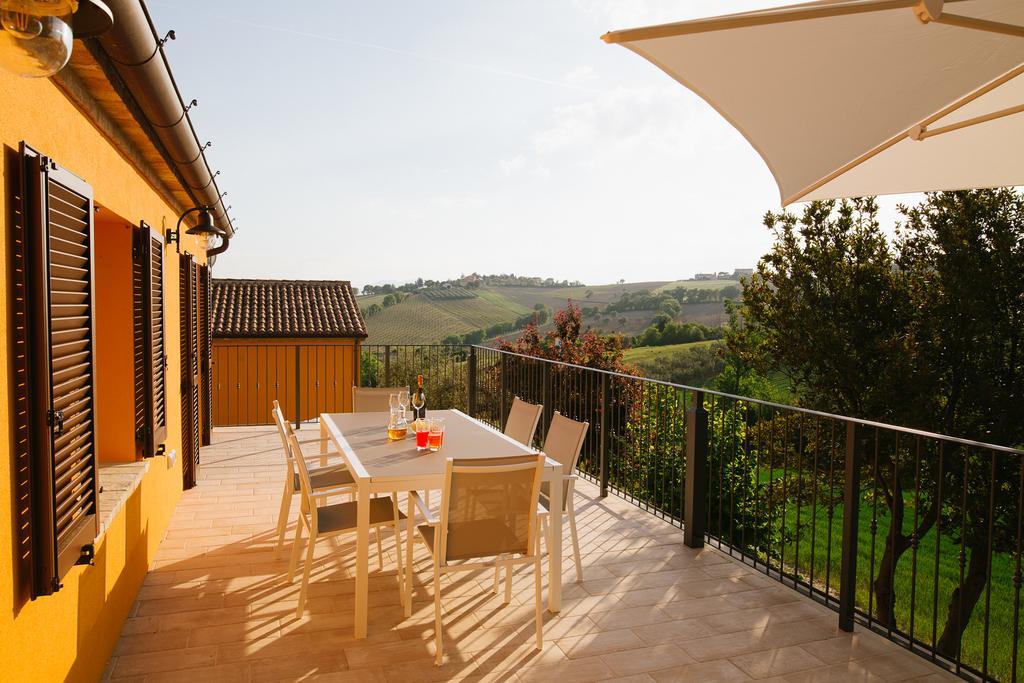 Montenovo Country House Ostra Vetere Bagian luar foto