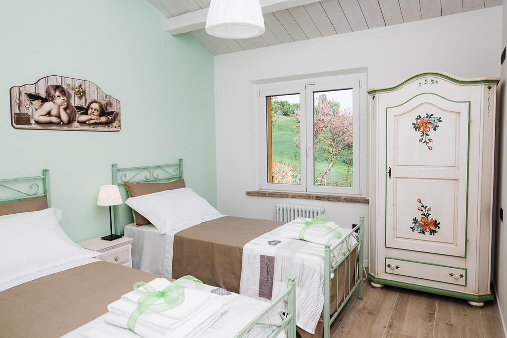 Montenovo Country House Ostra Vetere Bagian luar foto