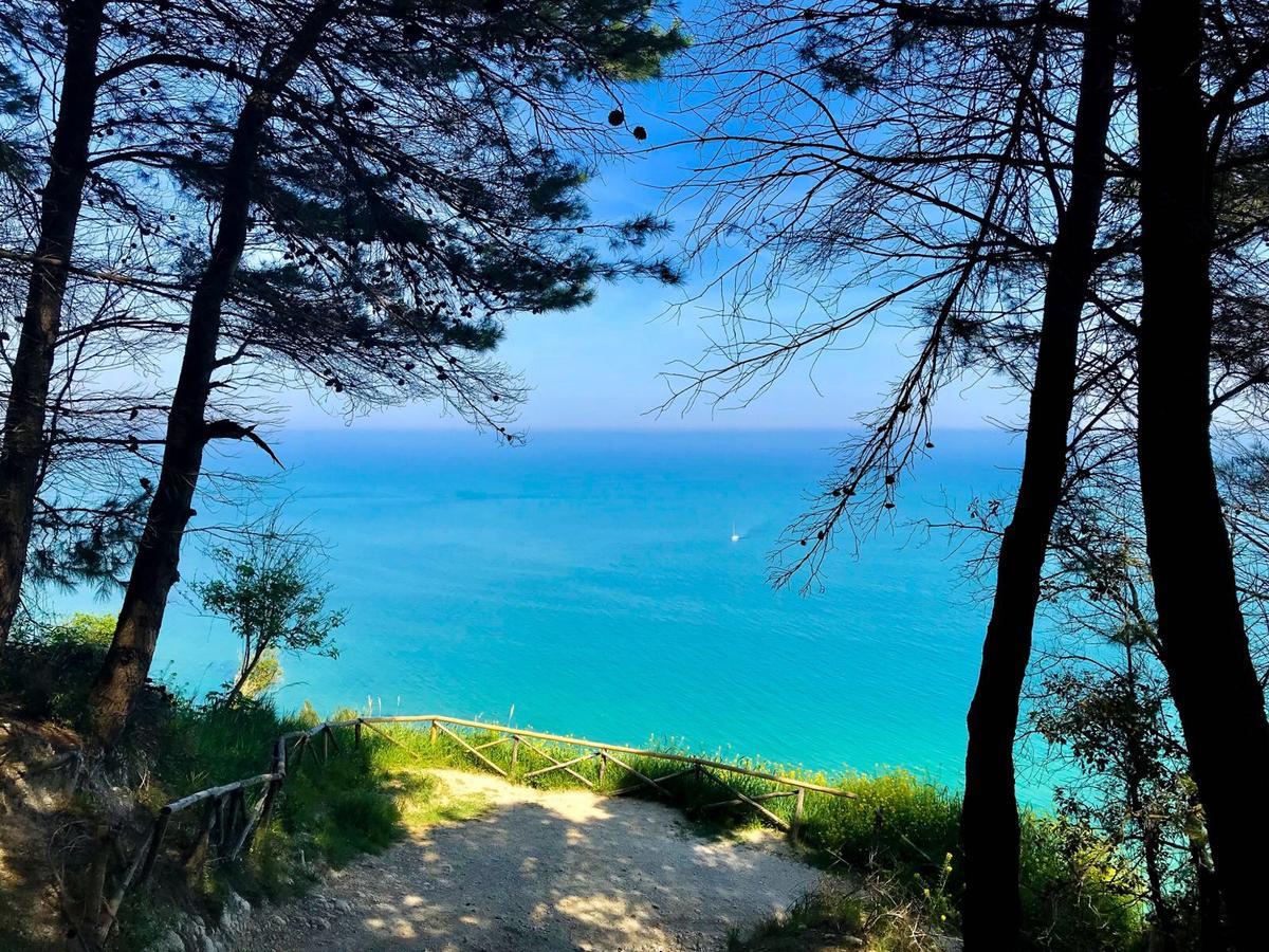 Montenovo Country House Ostra Vetere Bagian luar foto