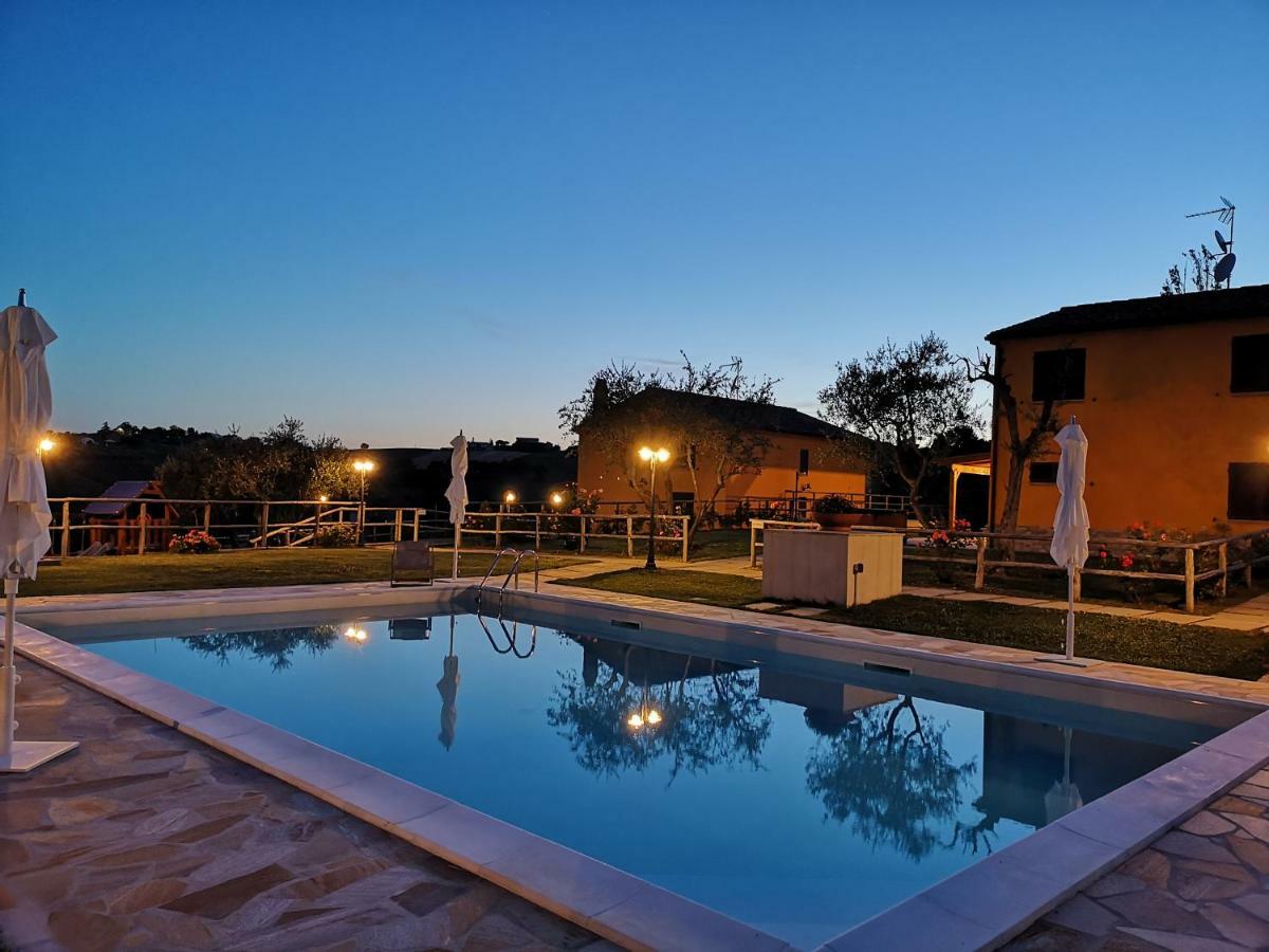 Montenovo Country House Ostra Vetere Bagian luar foto