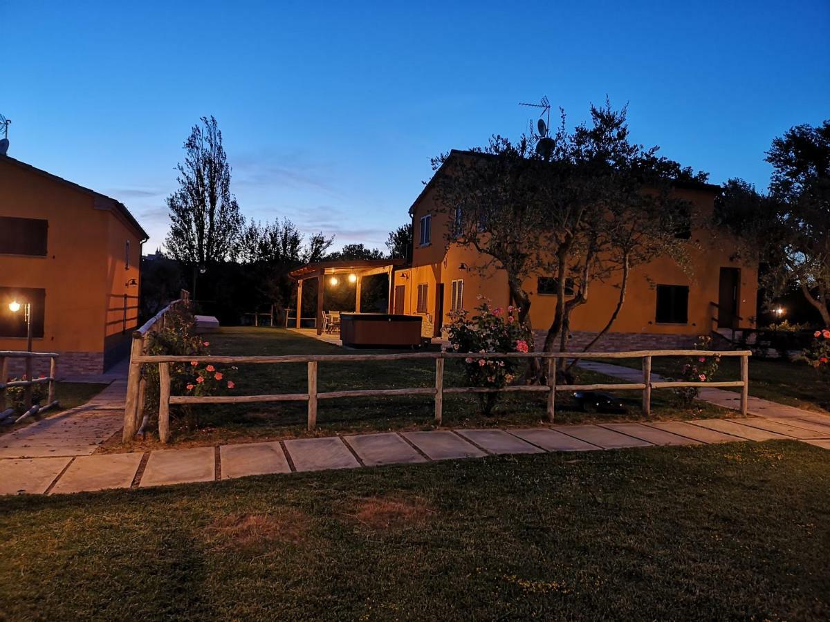 Montenovo Country House Ostra Vetere Bagian luar foto